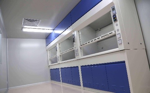 成都通風(fēng)柜廠家：全鋼通風(fēng)柜有何優(yōu)點與缺點？